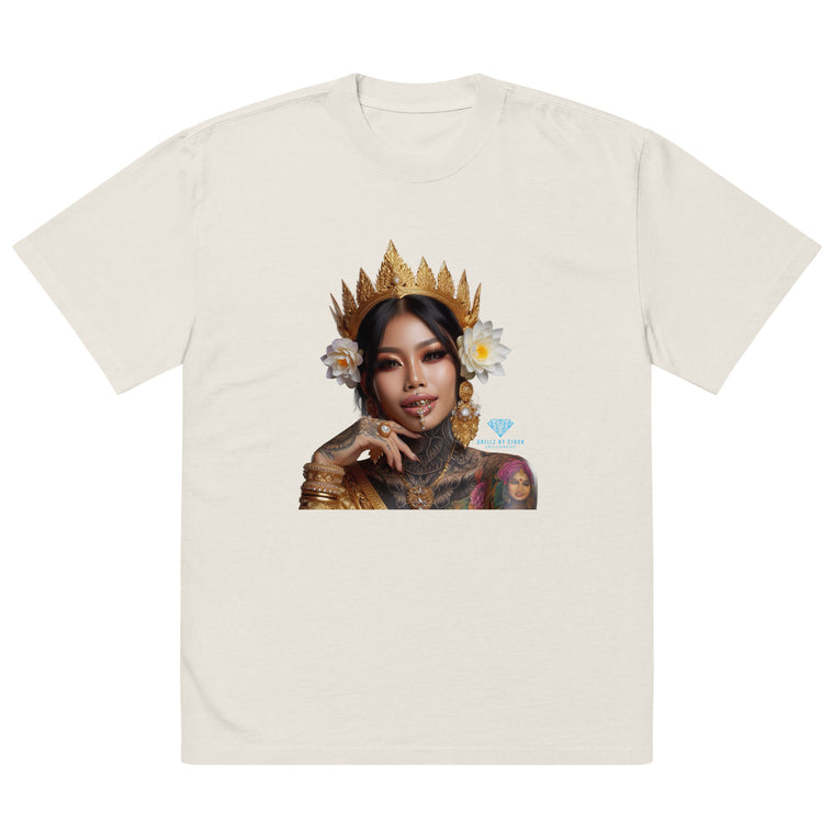 Queen with Grillz Oversized faded t-shirt